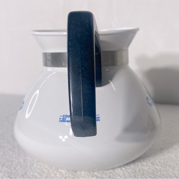 Vintage Corningware Blue Cornflower 6 Cup Teapot - Picture 3 of 11